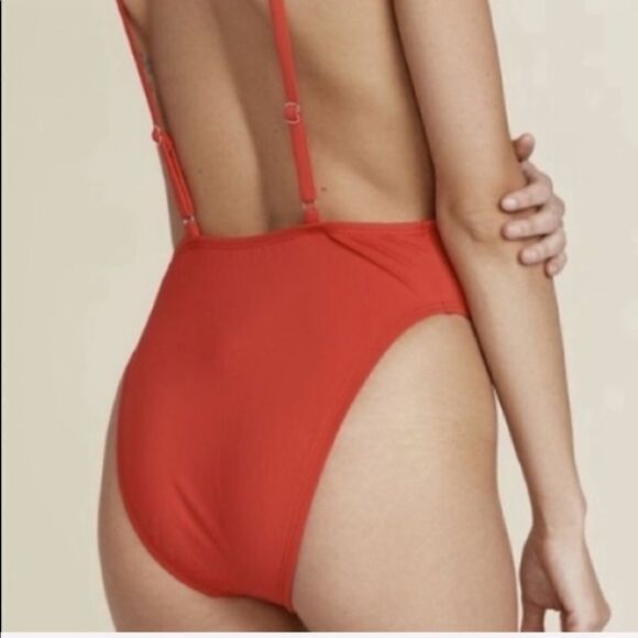 Deep Plunge One Piece Swimsuit‎ - Picture 8 of 15